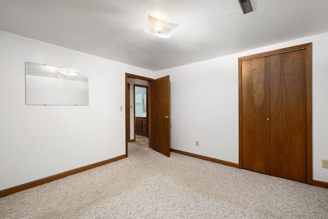 604 19TH ST NW, Minot, ND 58703
