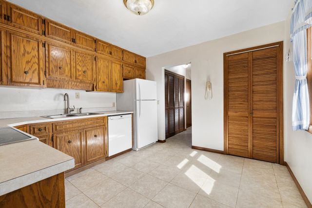 604 19TH ST NW, Minot, ND 58703