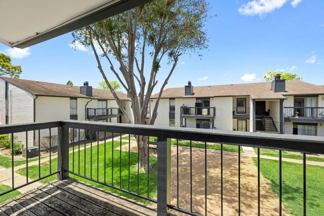 10101 Forum Park Drive 1046, Houston, TX 77036