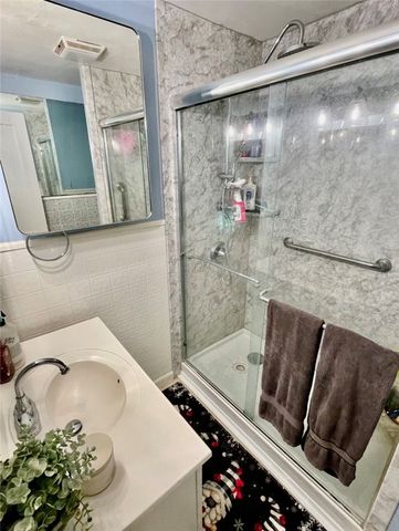 821 7th Ave, Coraopolis, PA 15108