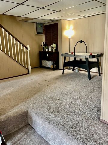 821 7th Ave, Coraopolis, PA 15108