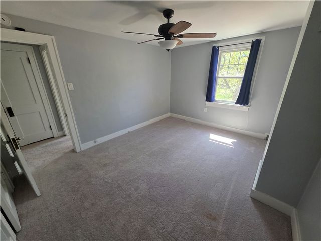 821 7th Ave, Coraopolis, PA 15108