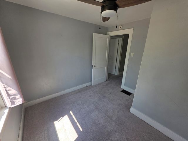 821 7th Ave, Coraopolis, PA 15108