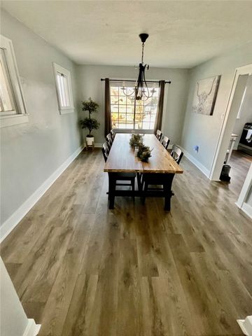 821 7th Ave, Coraopolis, PA 15108