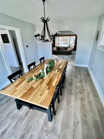 821 7th Ave, Coraopolis, PA 15108