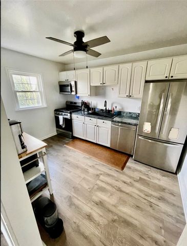 821 7th Ave, Coraopolis, PA 15108