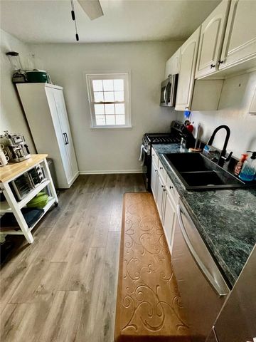 821 7th Ave, Coraopolis, PA 15108