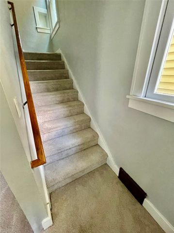 821 7th Ave, Coraopolis, PA 15108