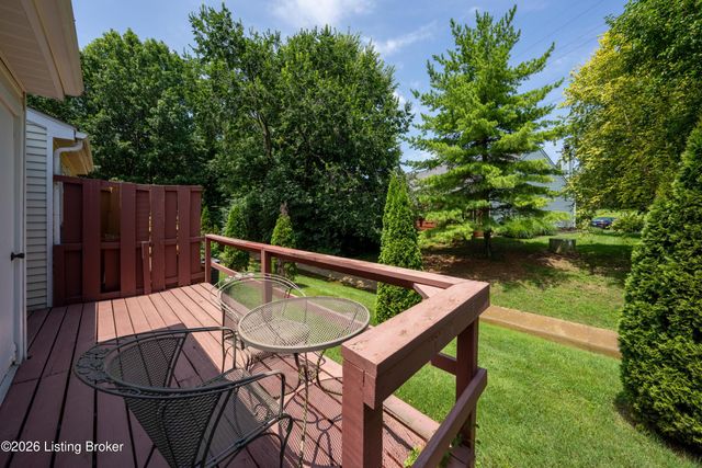10787 Colonial Woods Way, Louisville, KY 40223