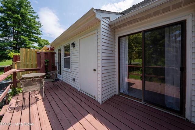 10787 Colonial Woods Way, Louisville, KY 40223