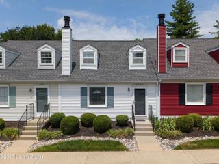 10787 Colonial Woods Way, Louisville, KY 40223