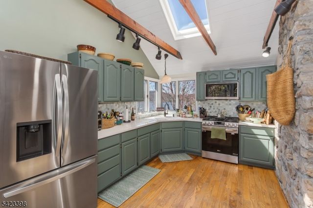 1046 Lakeside Dr E, Vernon Twp., NJ 07422