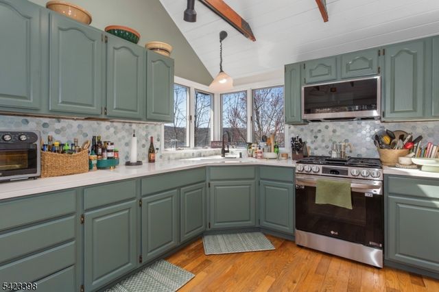 1046 Lakeside Dr E, Vernon Twp., NJ 07422