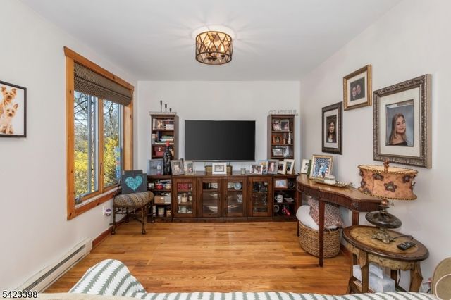 1046 Lakeside Dr E, Vernon Twp., NJ 07422