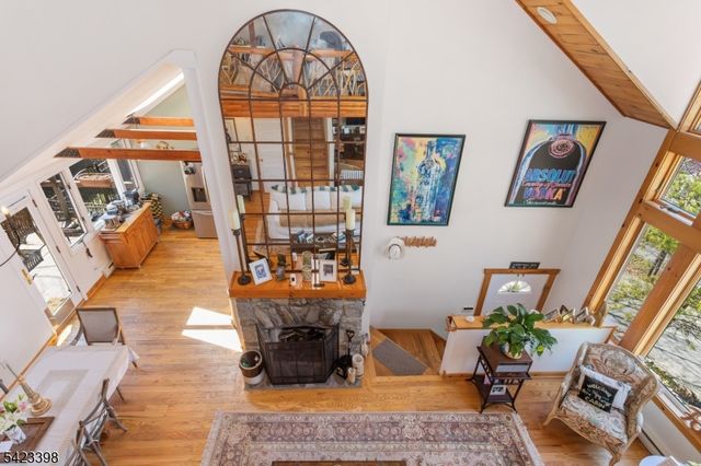 1046 Lakeside Dr E, Vernon Twp., NJ 07422