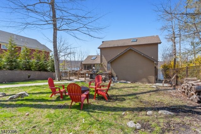1046 Lakeside Dr E, Vernon Twp., NJ 07422