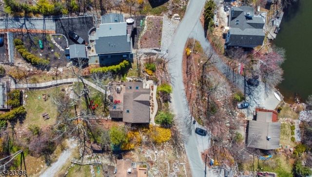 1046 Lakeside Dr E, Vernon Twp., NJ 07422