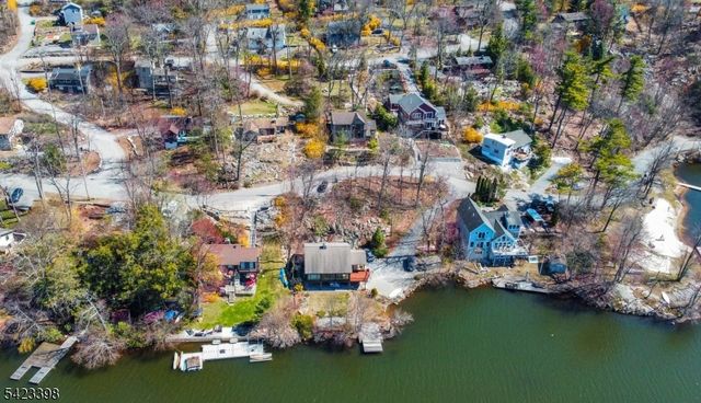 1046 Lakeside Dr E, Vernon Twp., NJ 07422