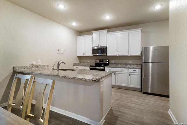 6810 Emerald Valley, San Antonio, TX 78242