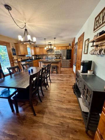 9434 N BOATMAN HILL RD, Columbia, MO 65202