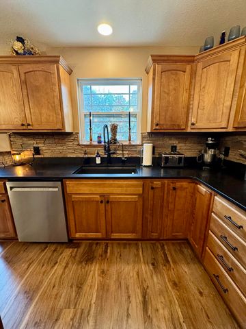 9434 N BOATMAN HILL RD, Columbia, MO 65202