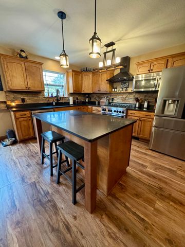 9434 N BOATMAN HILL RD, Columbia, MO 65202