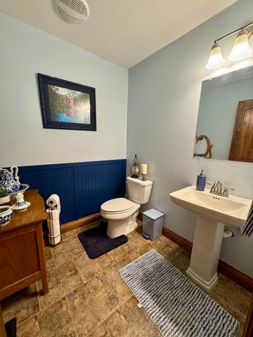 9434 N BOATMAN HILL RD, Columbia, MO 65202