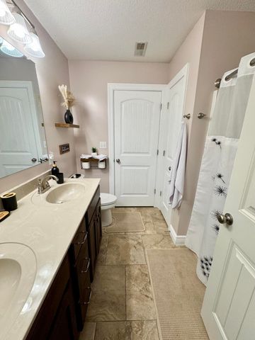 9434 N BOATMAN HILL RD, Columbia, MO 65202