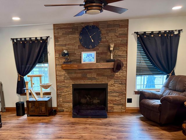 9434 N BOATMAN HILL RD, Columbia, MO 65202