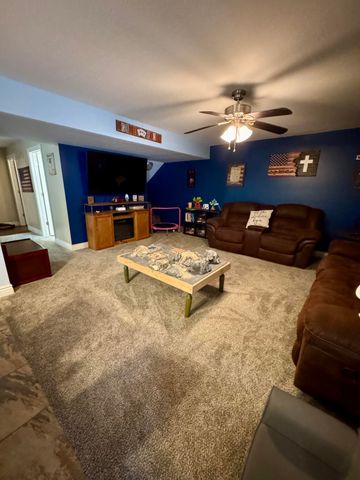 9434 N BOATMAN HILL RD, Columbia, MO 65202