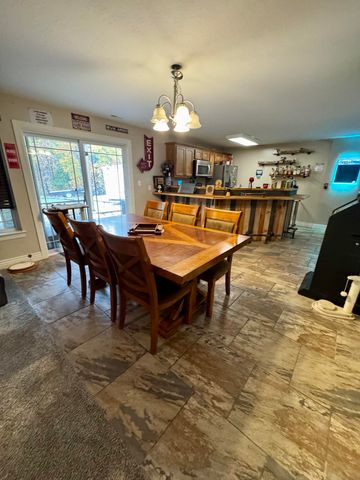 9434 N BOATMAN HILL RD, Columbia, MO 65202