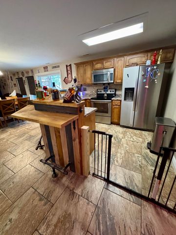 9434 N BOATMAN HILL RD, Columbia, MO 65202