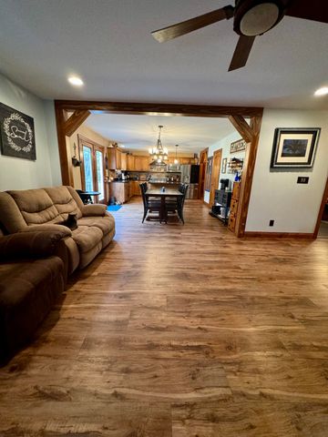 9434 N BOATMAN HILL RD, Columbia, MO 65202