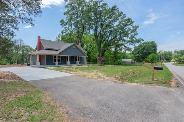 1655 Old Switzer Road, Moore, SC 29369