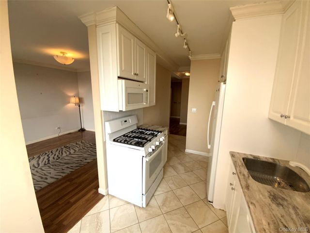 27110 Grand Central Parkway 16N, Floral Park, NY 11005