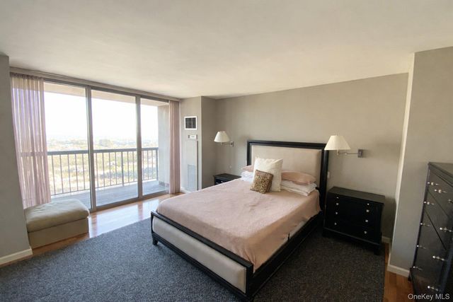 27110 Grand Central Parkway 16N, Floral Park, NY 11005