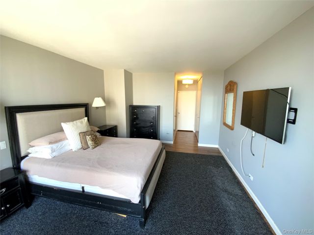 27110 Grand Central Parkway 16N, Floral Park, NY 11005