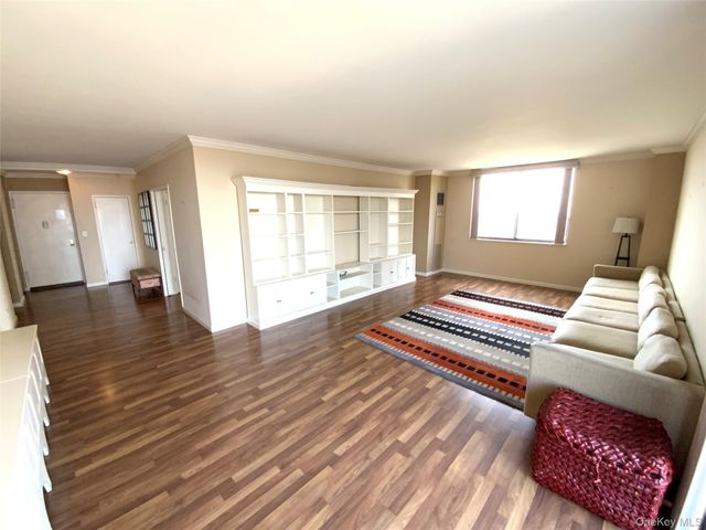 27110 Grand Central Parkway 16N, Floral Park, NY 11005