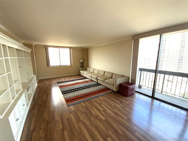 27110 Grand Central Parkway 16N, Floral Park, NY 11005