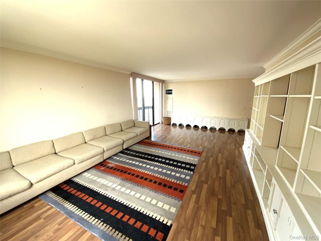 27110 Grand Central Parkway 16N, Floral Park, NY 11005