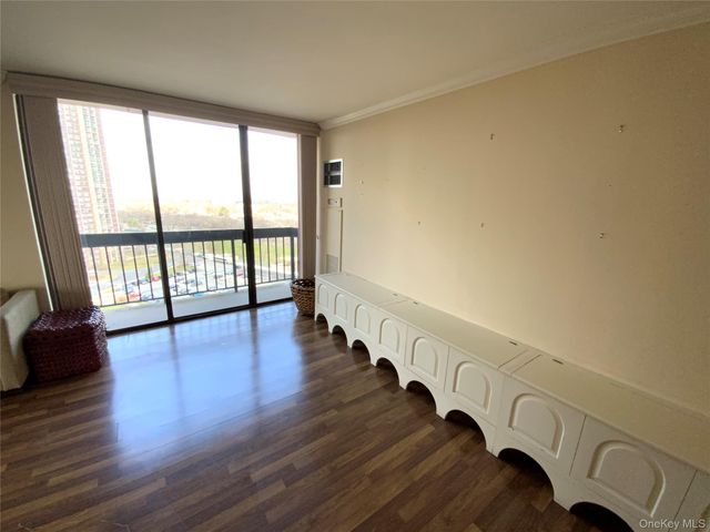 27110 Grand Central Parkway 16N, Floral Park, NY 11005