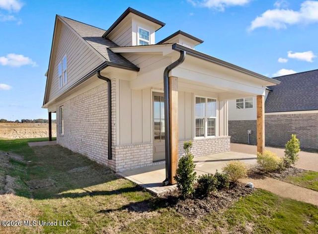 878 Coahoma Court, Nesbit, MS 38651