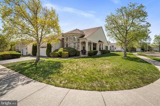 32 VINEYARD WAY, Barnegat, NJ 08005