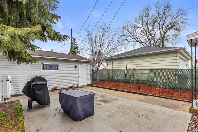 6239 S Kirkwood AVENUE, Cudahy, WI 53110