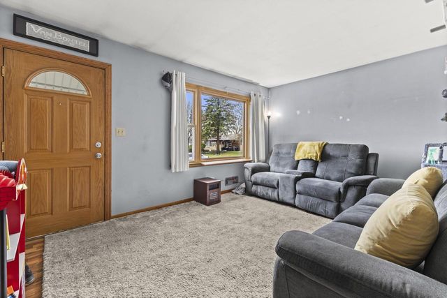 6239 S Kirkwood AVENUE, Cudahy, WI 53110