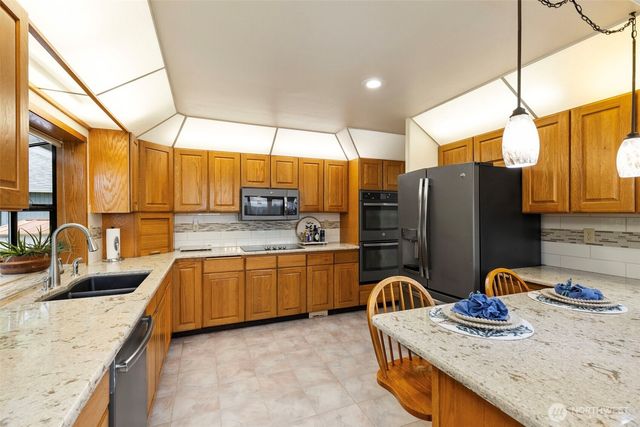 37788 Hood Canal Drive NE, Hansville, WA 98340