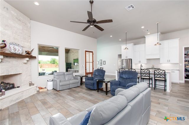 2050 Chalk Mill Crossing, Salado, TX 76571