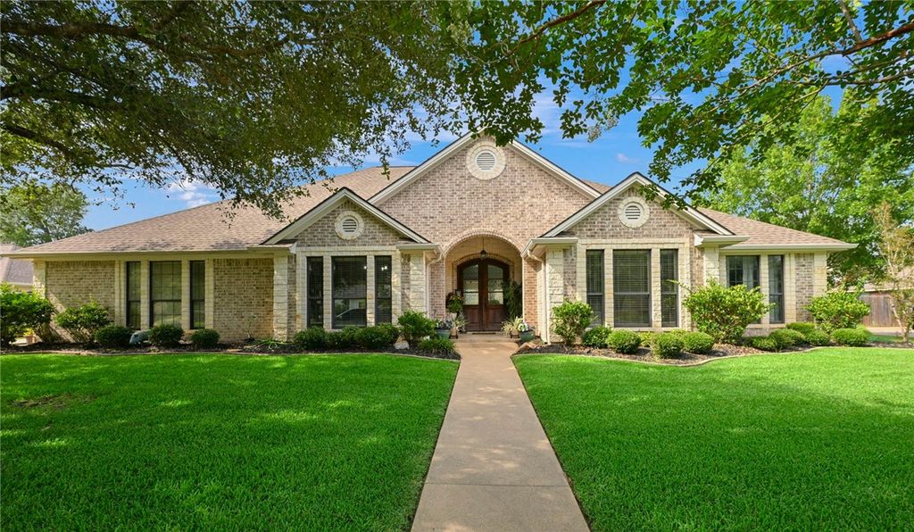 1108 Honeysuckle LN, Caldwell, TX 77836 — exterior