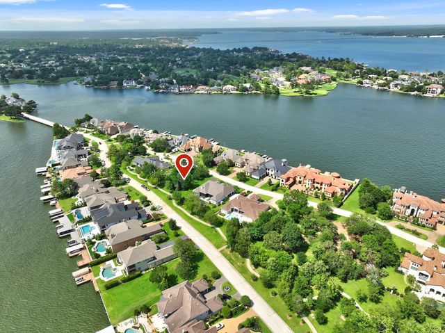 38 Benthaven E, Montgomery, TX 77356
