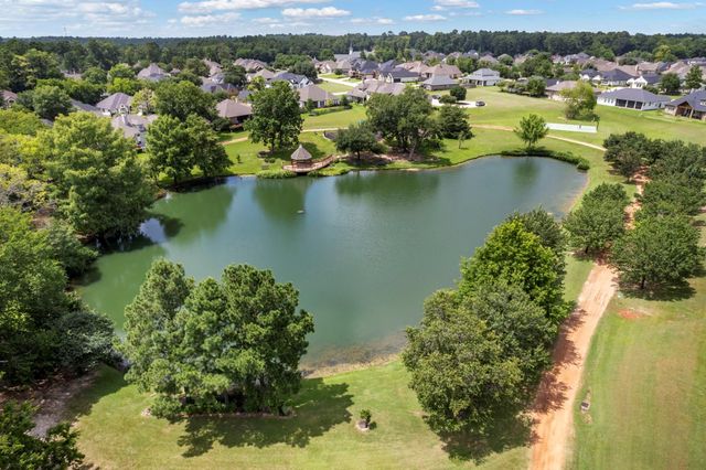 38 Benthaven E, Montgomery, TX 77356